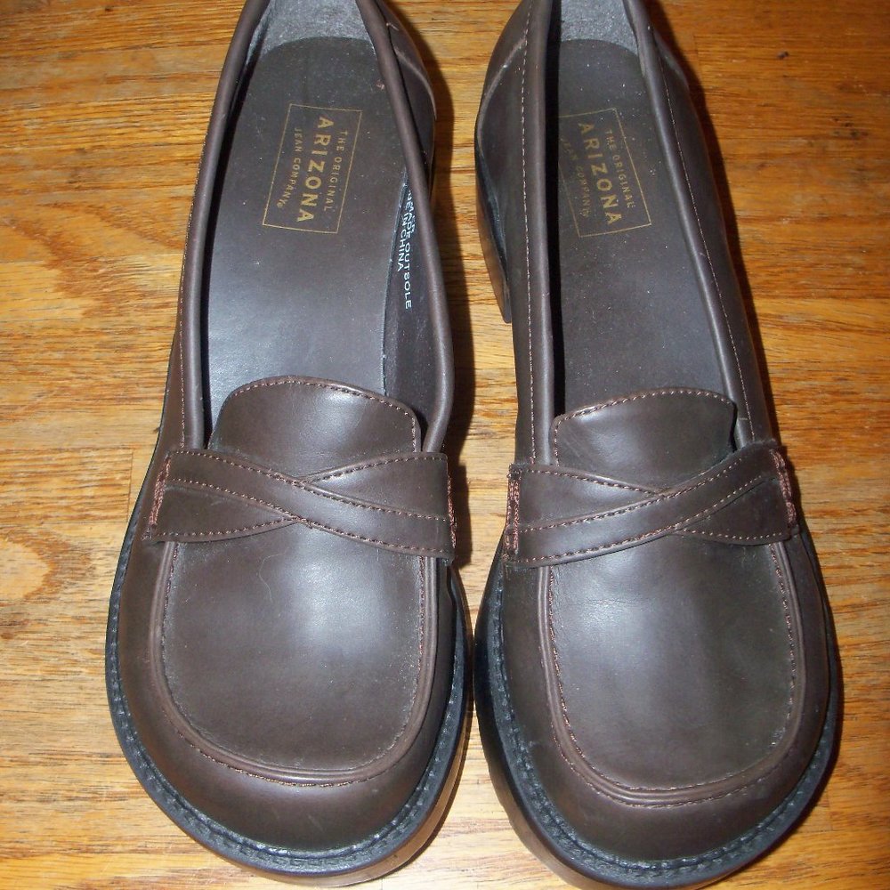 EUC Size 7 Women's Arizona Chunky Brown Loafers